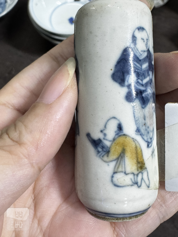 清 青花釉里红人物烟壶 - 图4